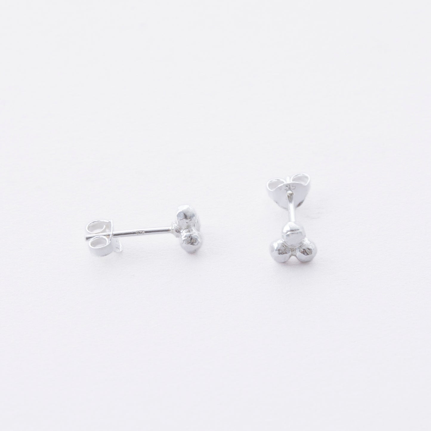ISP809:トリプルドットピアス (SV925)
