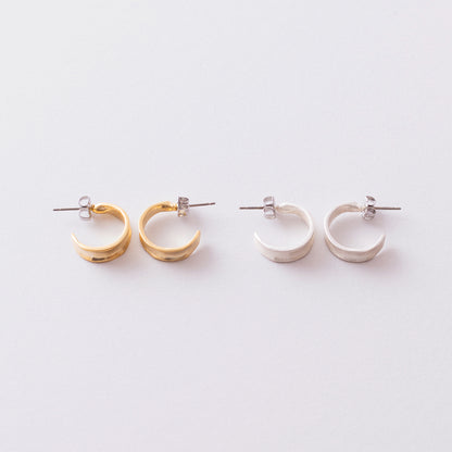 GAP137：インデントラインフープピアス