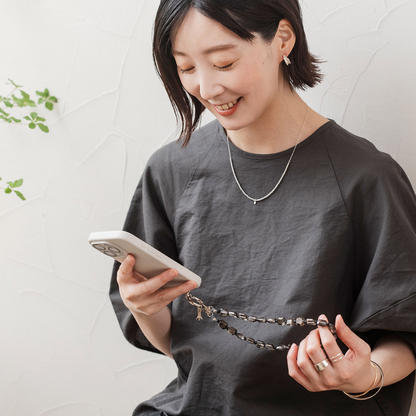 LSM004 : レシン×くみひもストラップ（スモーキーグレイ）