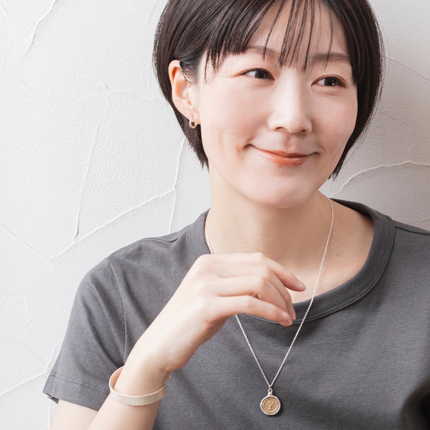 LSN822 : イニシャルフレーミングネックレス