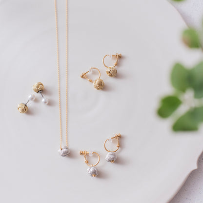 GAE101 : おだまきフープイヤリング