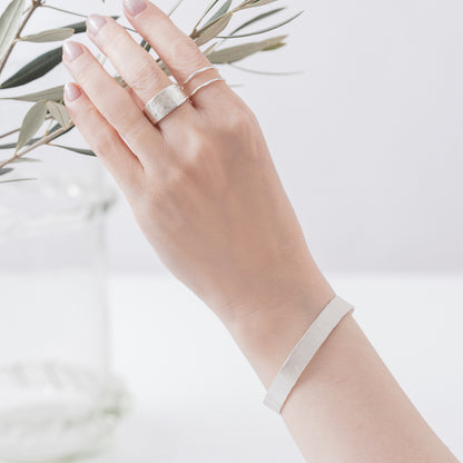 LSB048 : バックハンマーバングル