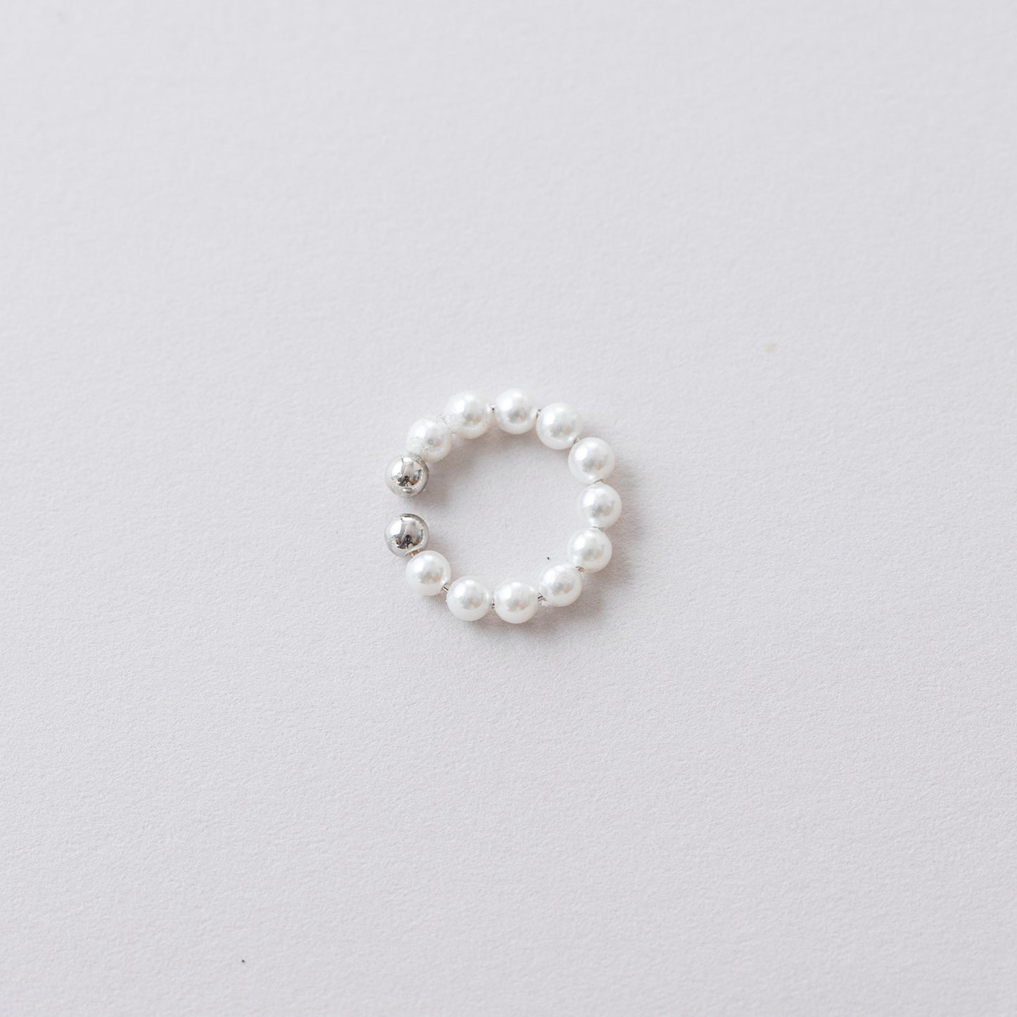 RAE015:貝パールフープイヤカフ
