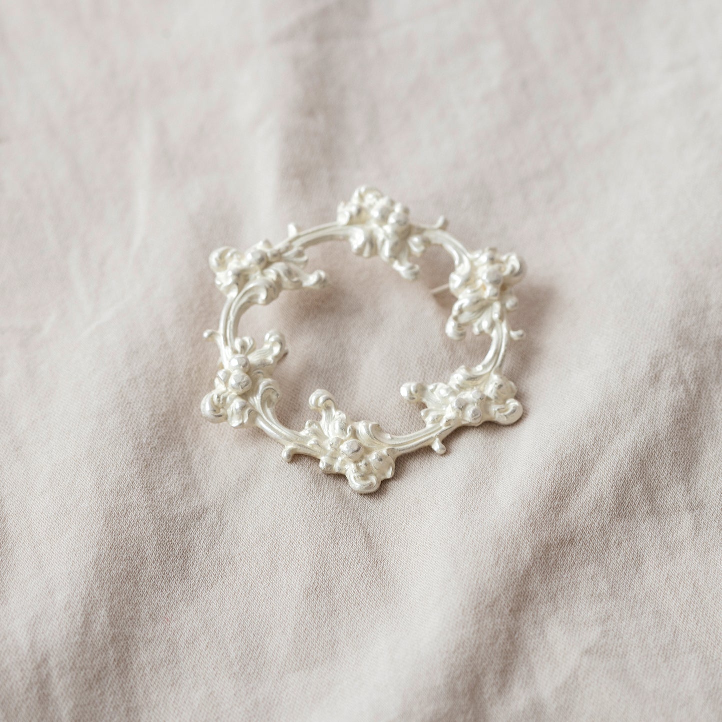 LSZ031：ガーランドブローチ