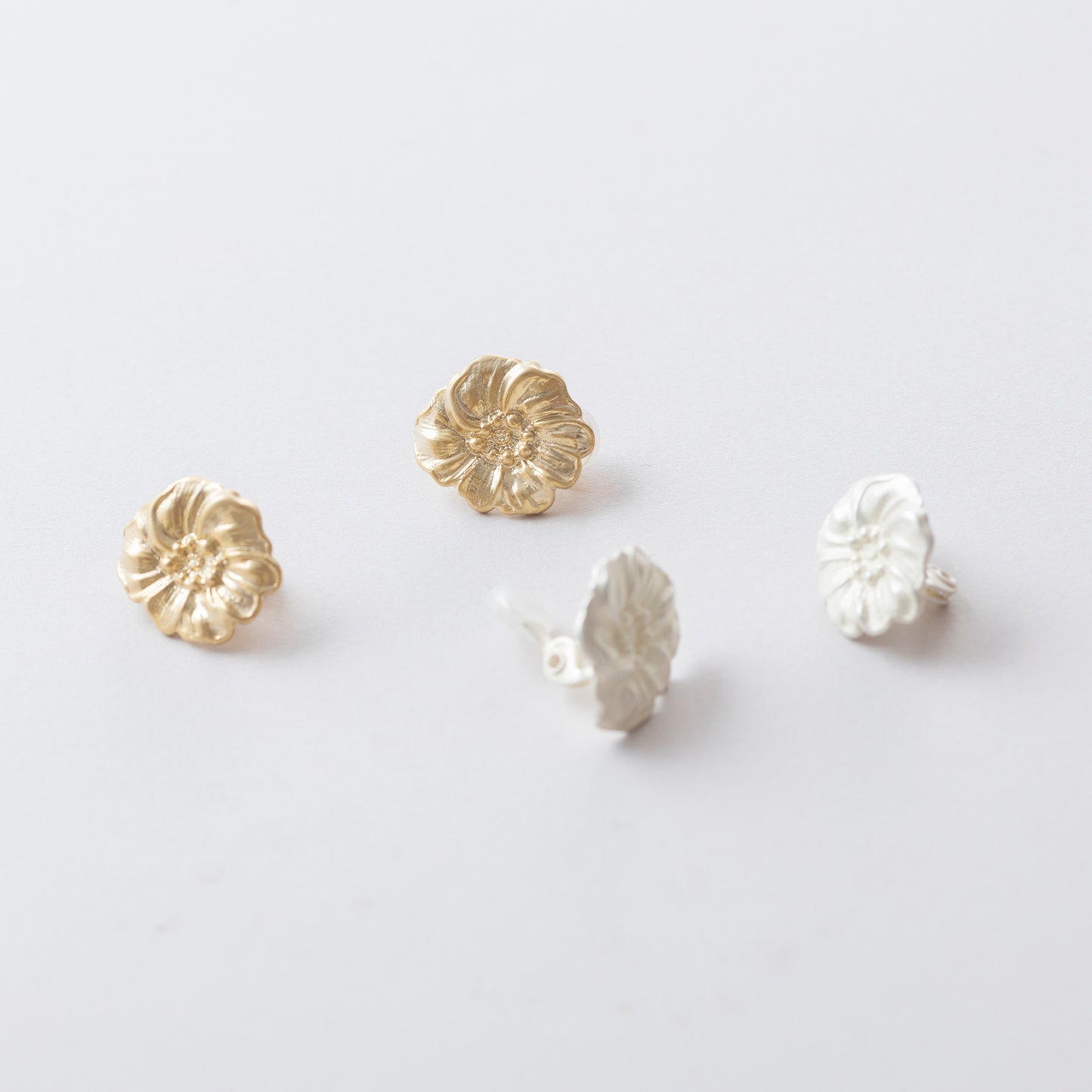 LSE143：ピオニーイヤリング