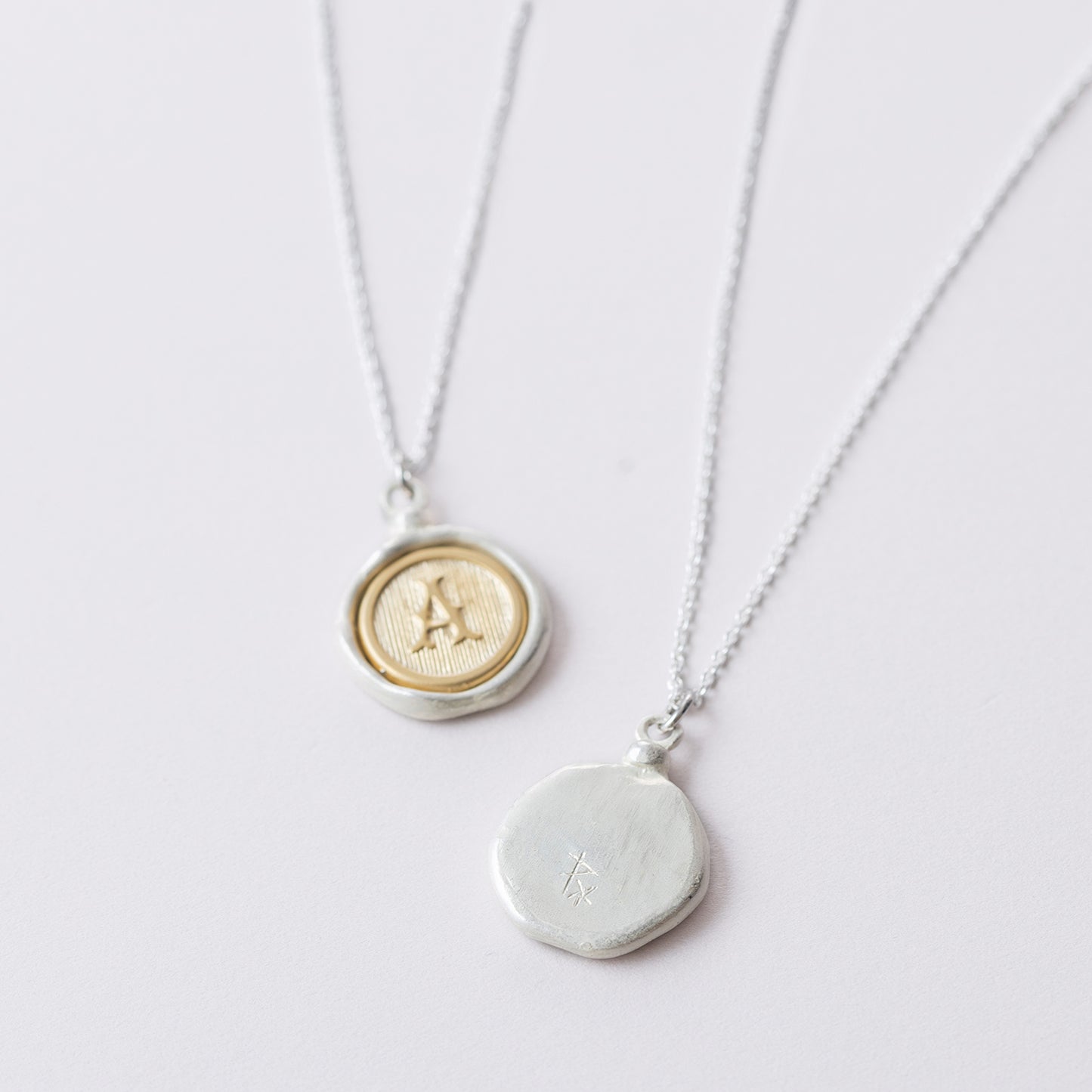 LSN822 : イニシャルフレーミングネックレス