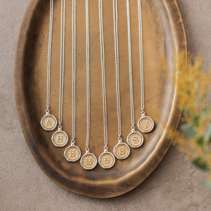 LSN822 : イニシャルフレーミングネックレス